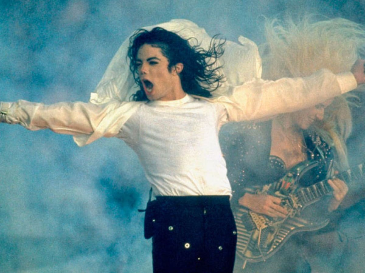 Remembering Michael Jackson's Epic Super Bowl Halftime Show - Michael  Jackson Official Site