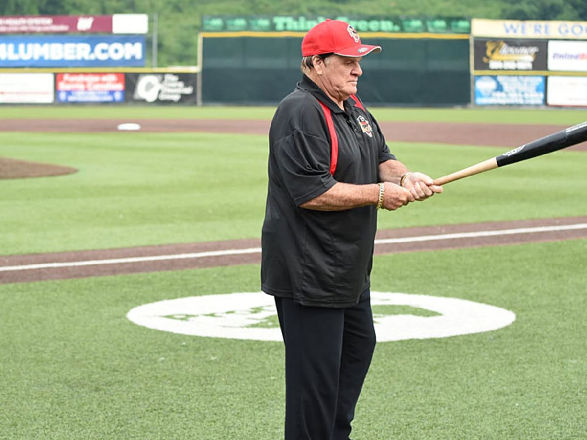 Pete Rose Talks Hall Of Fame, Buckeye Football At Tuttle Mall