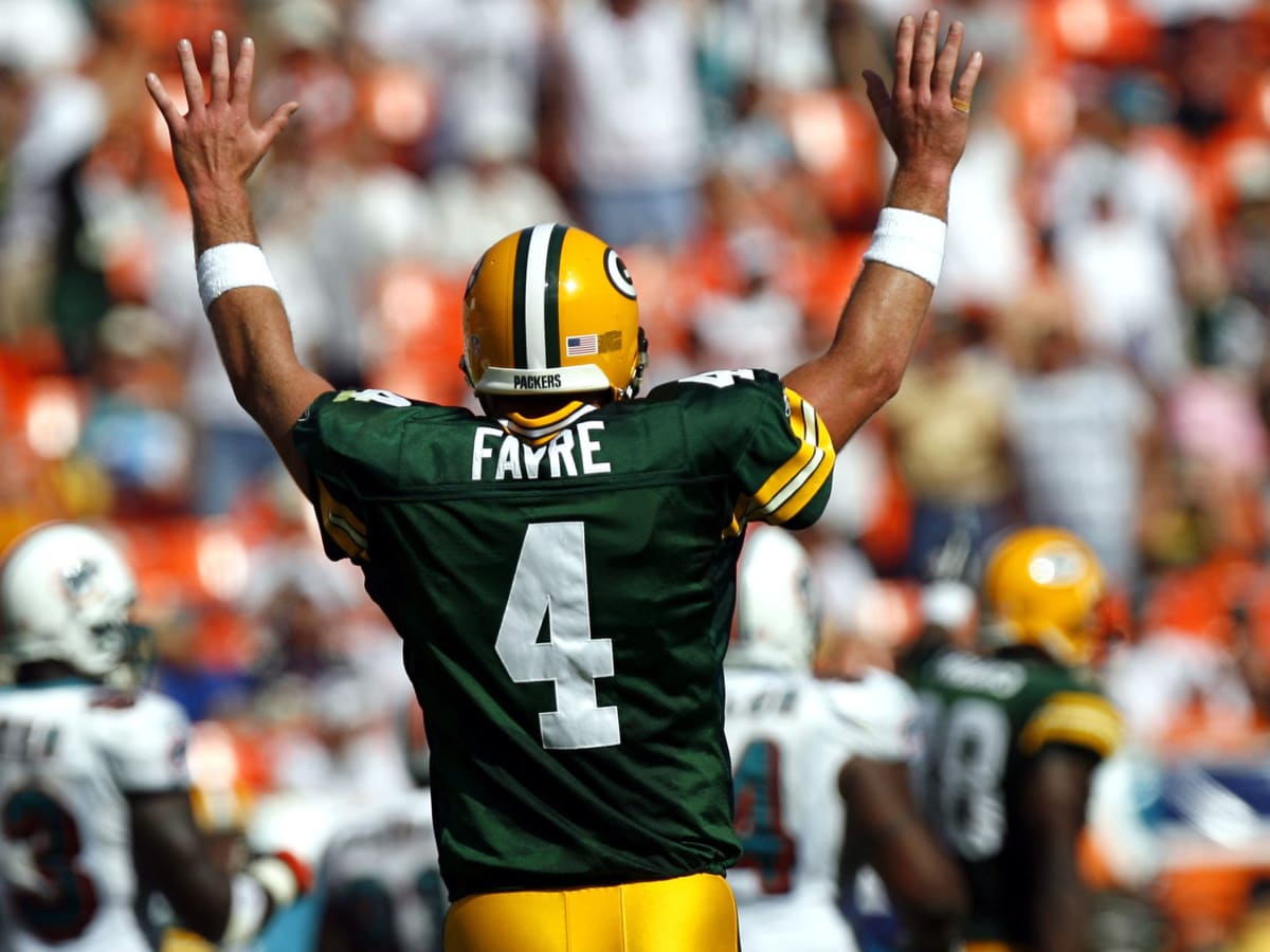 Brett Favre selected to Pro Football Hall of Fame