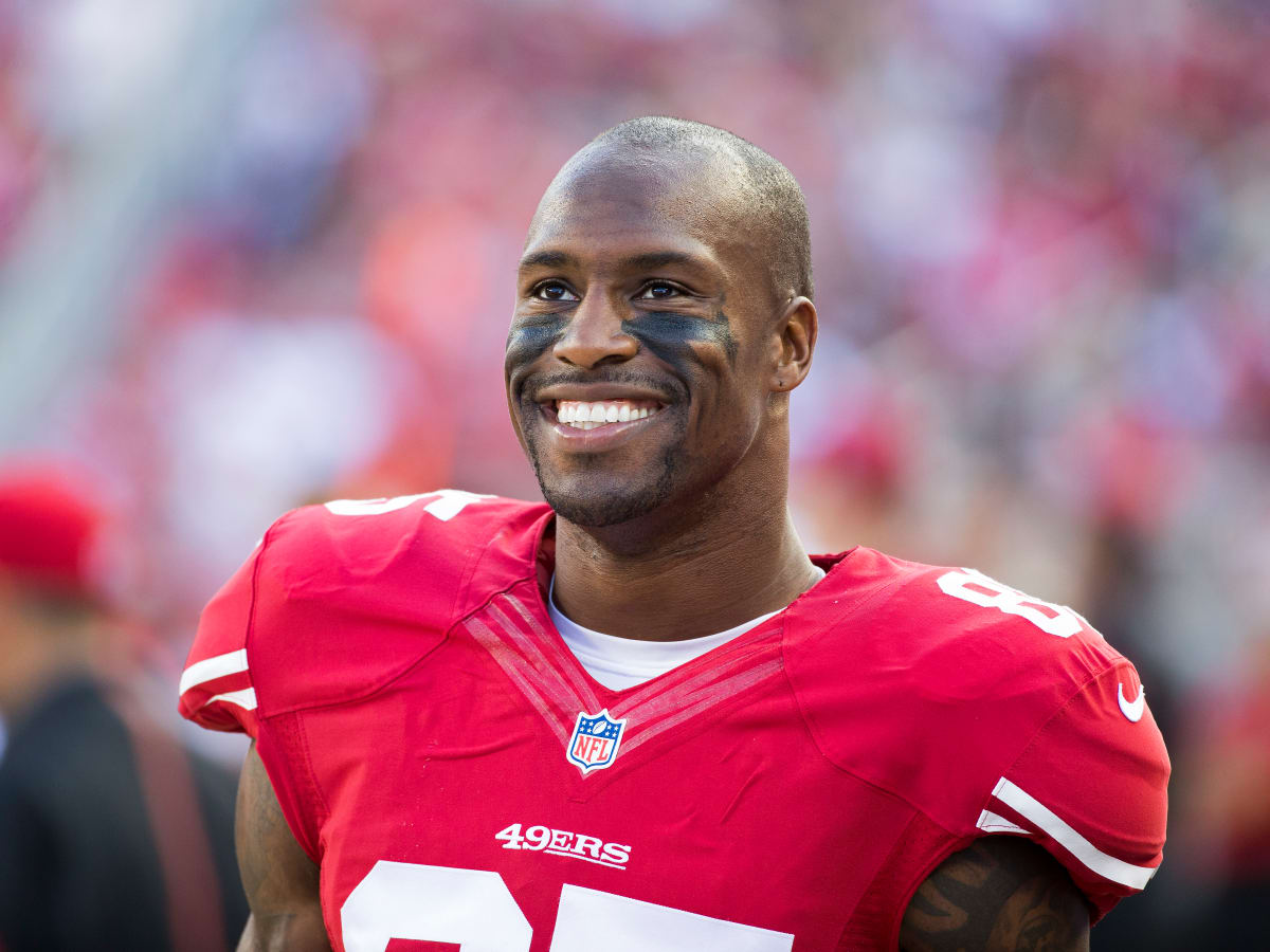 Vernon Davis - Who is rooting for my old team, the 49ers, to win the Super  Bowl?! As a special gift to my next 10 Timeless customers I'm mailing out  an 8x10