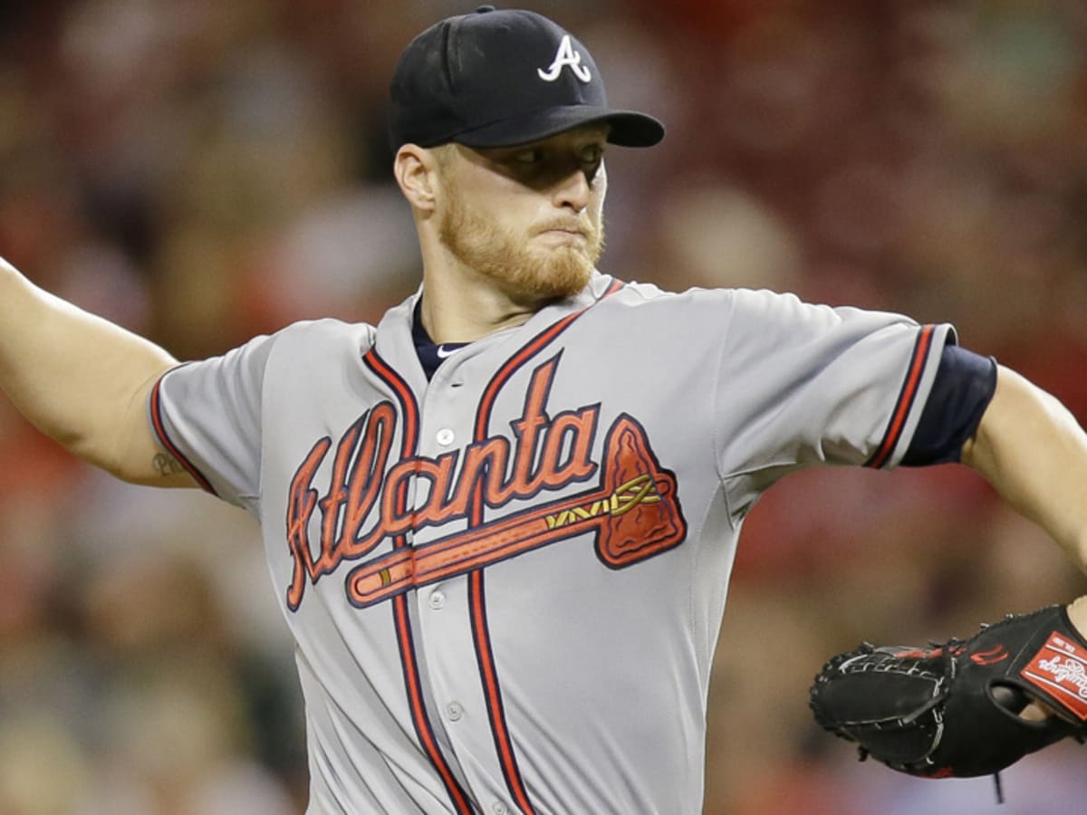 Braves use homers, better bullpen to beat Ryu, Dodgers 4-3