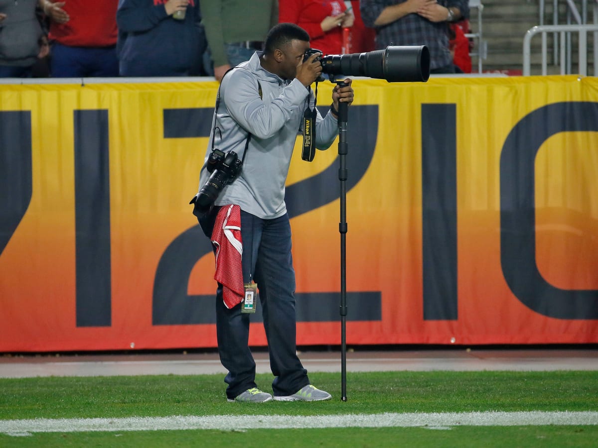 Ken Griffey Jr.'s NFL Photography From Cardinals vs. Cowboys Is Positively  Epic - Sports Illustrated