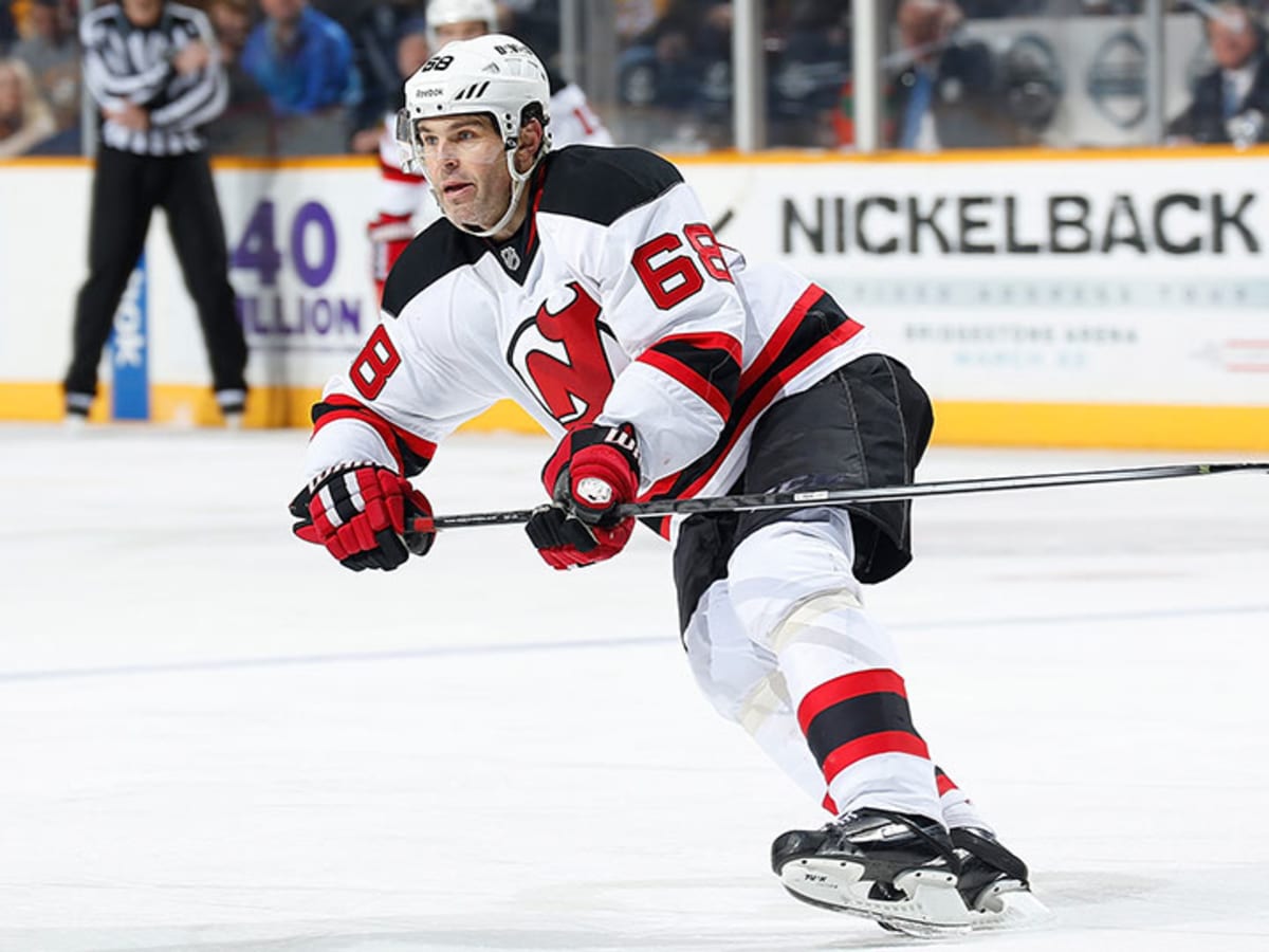 Florida Panthers acquire Jaromir Jagr from New Jersey Devils for