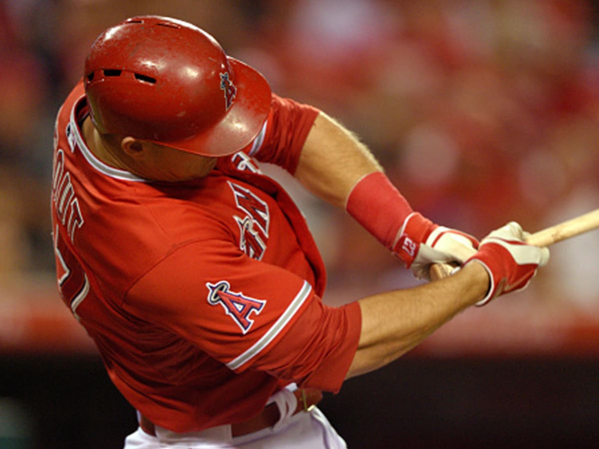 Mike Trout Hits Home Run in First At-Bat as a Father - FanBuzz