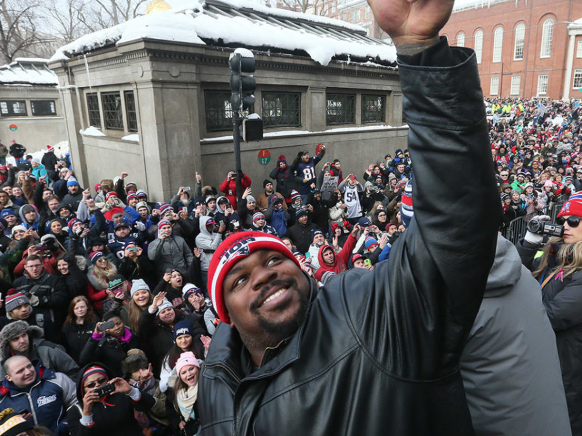 Fan wearing Vince Wilfork jersey doesn't recognize Vince Wilfork