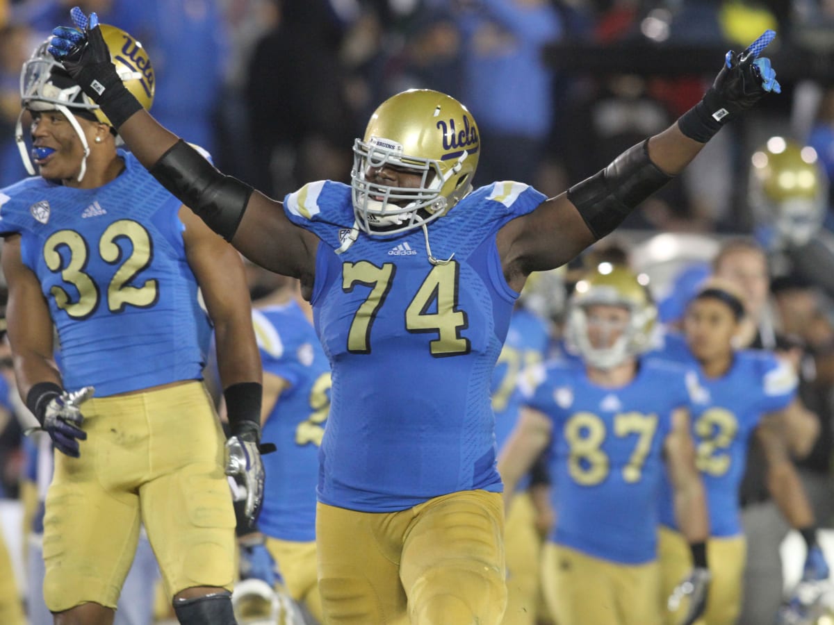 Defensive lineman Kenny Clark declares for the 2016 NFL draft