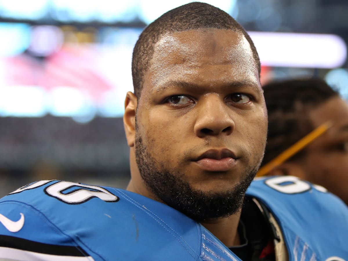 Dolphins Sign Ndamukong Suh