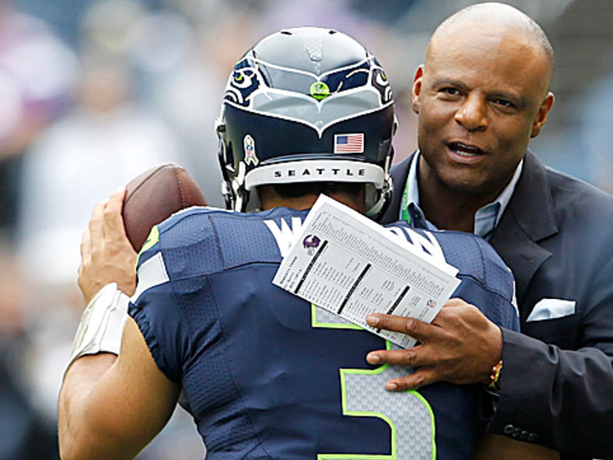 Warren Moon on Russell Wilson's contract motivations - Sports Illustrated