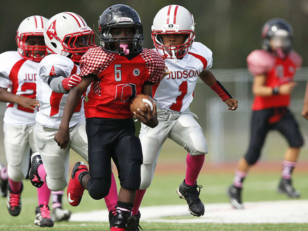 Too young for tackle football? - Coastal Courier