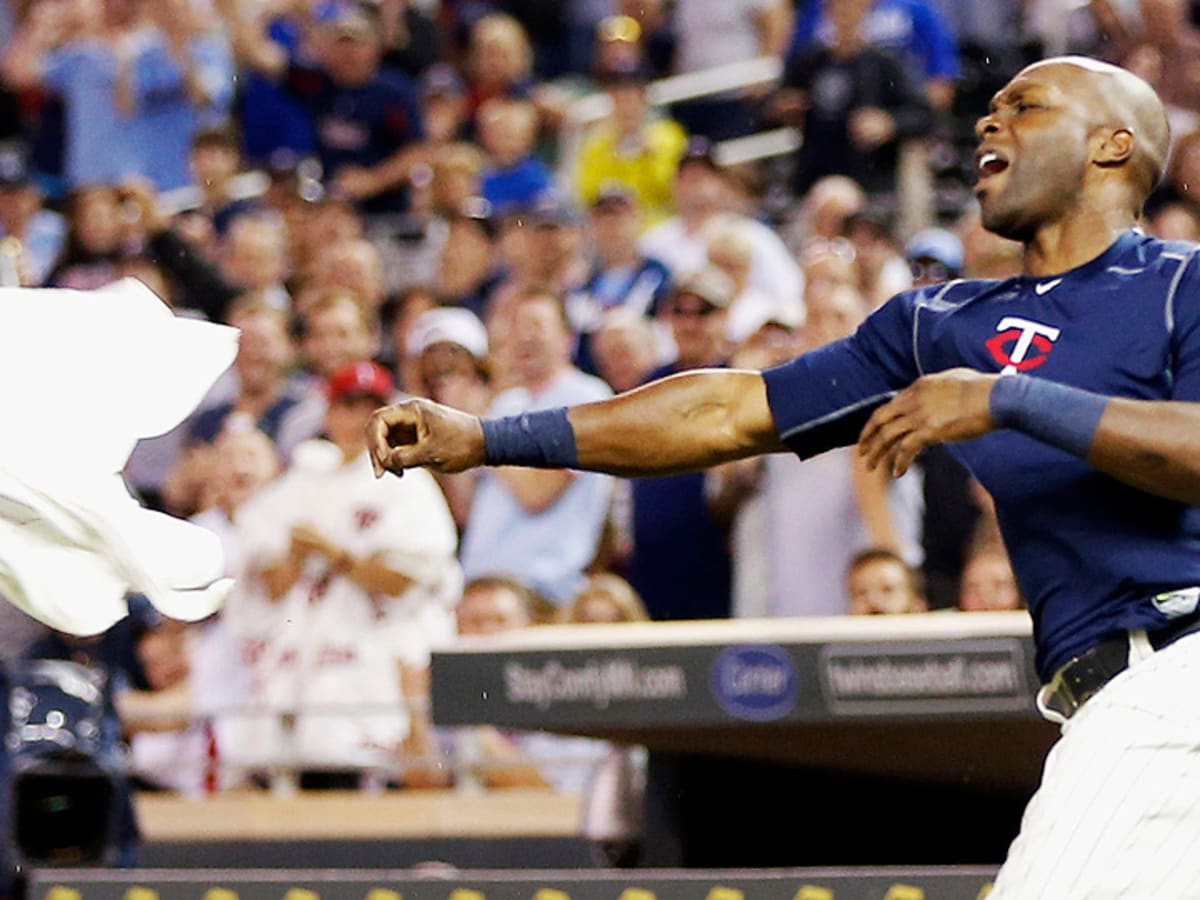 Hunter and Molitor get ejected 