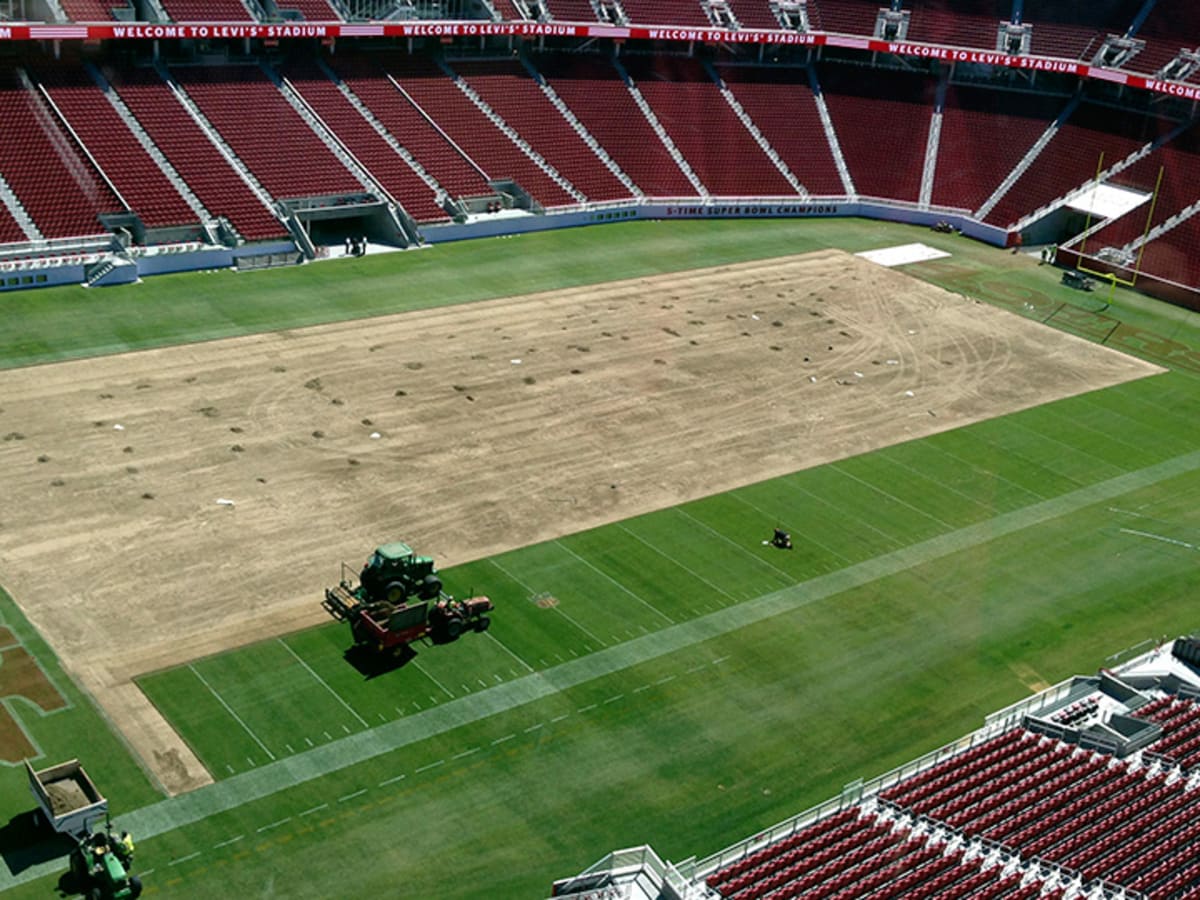 021023-F-L Cotton, S.F. 49ers Football, by the yard — FabMo