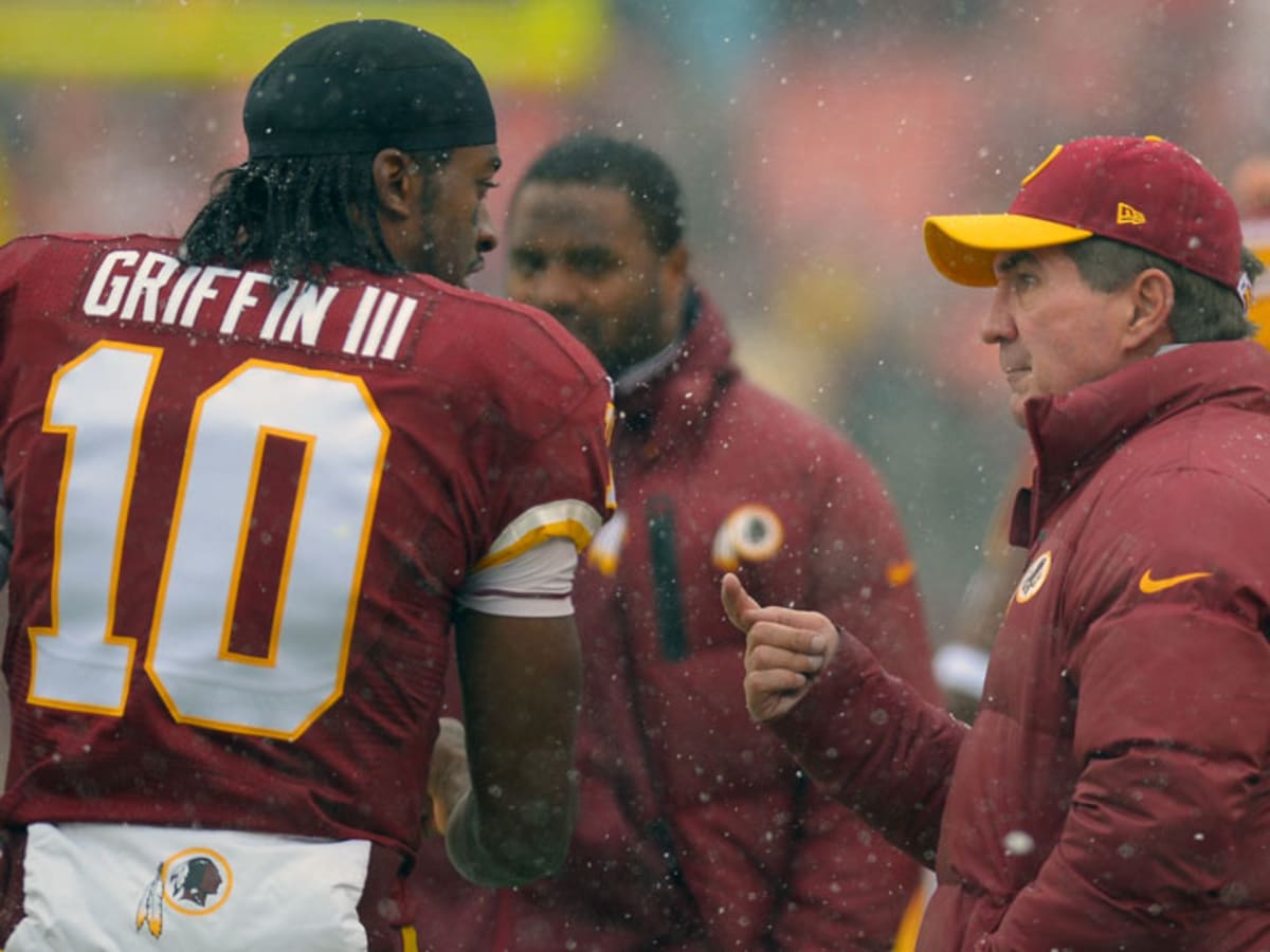 Redskins' RG3 clears air with Moss, coaches