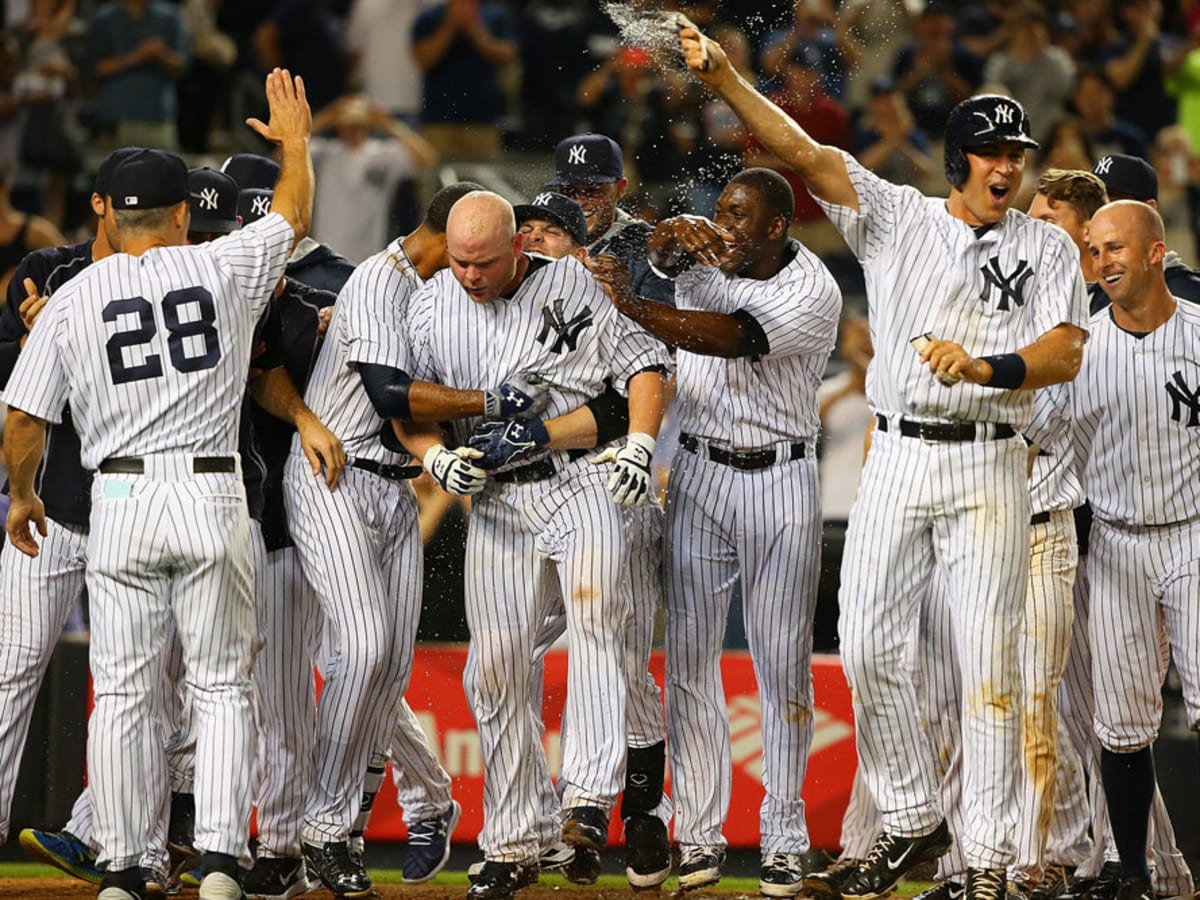 Brian McCann walk-off beats Phillies