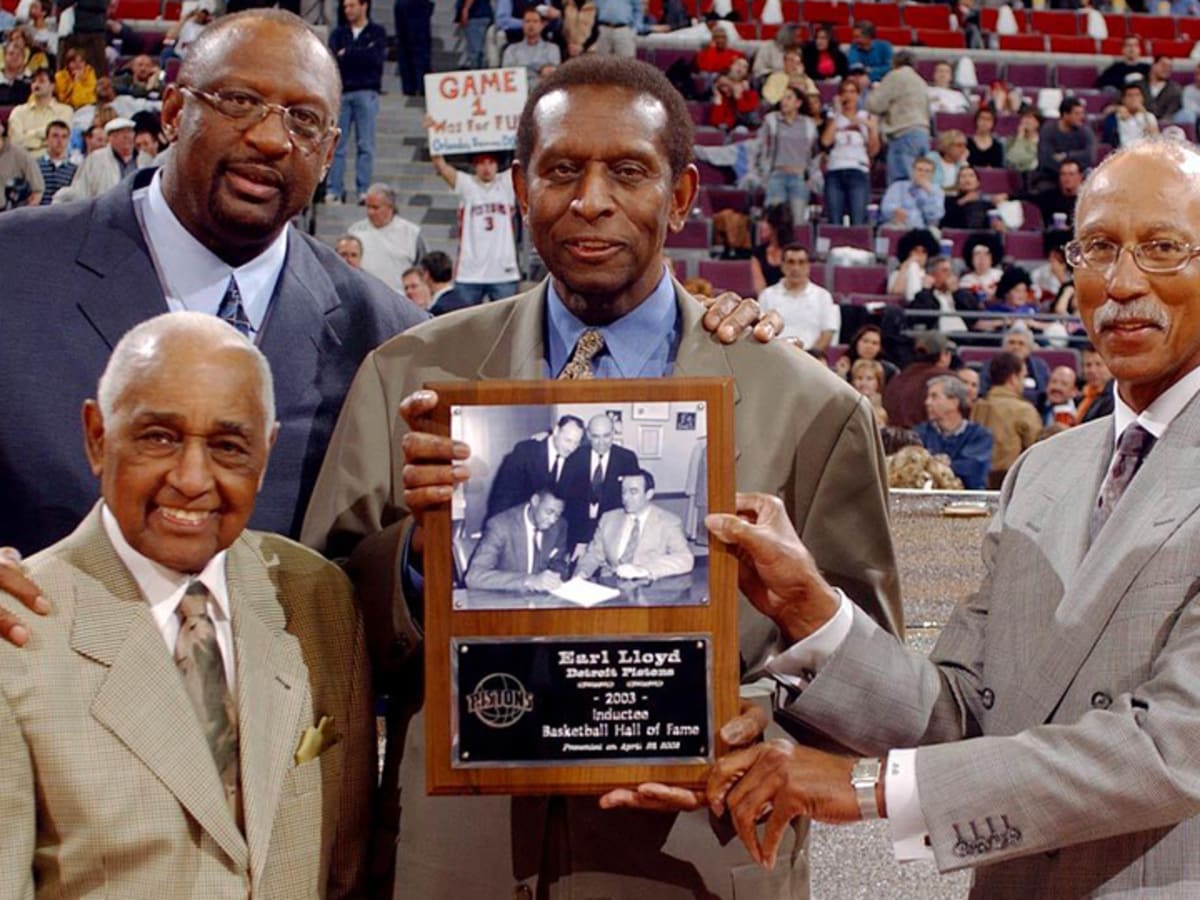 NBA's Kings turning back clock, honoring Rochester