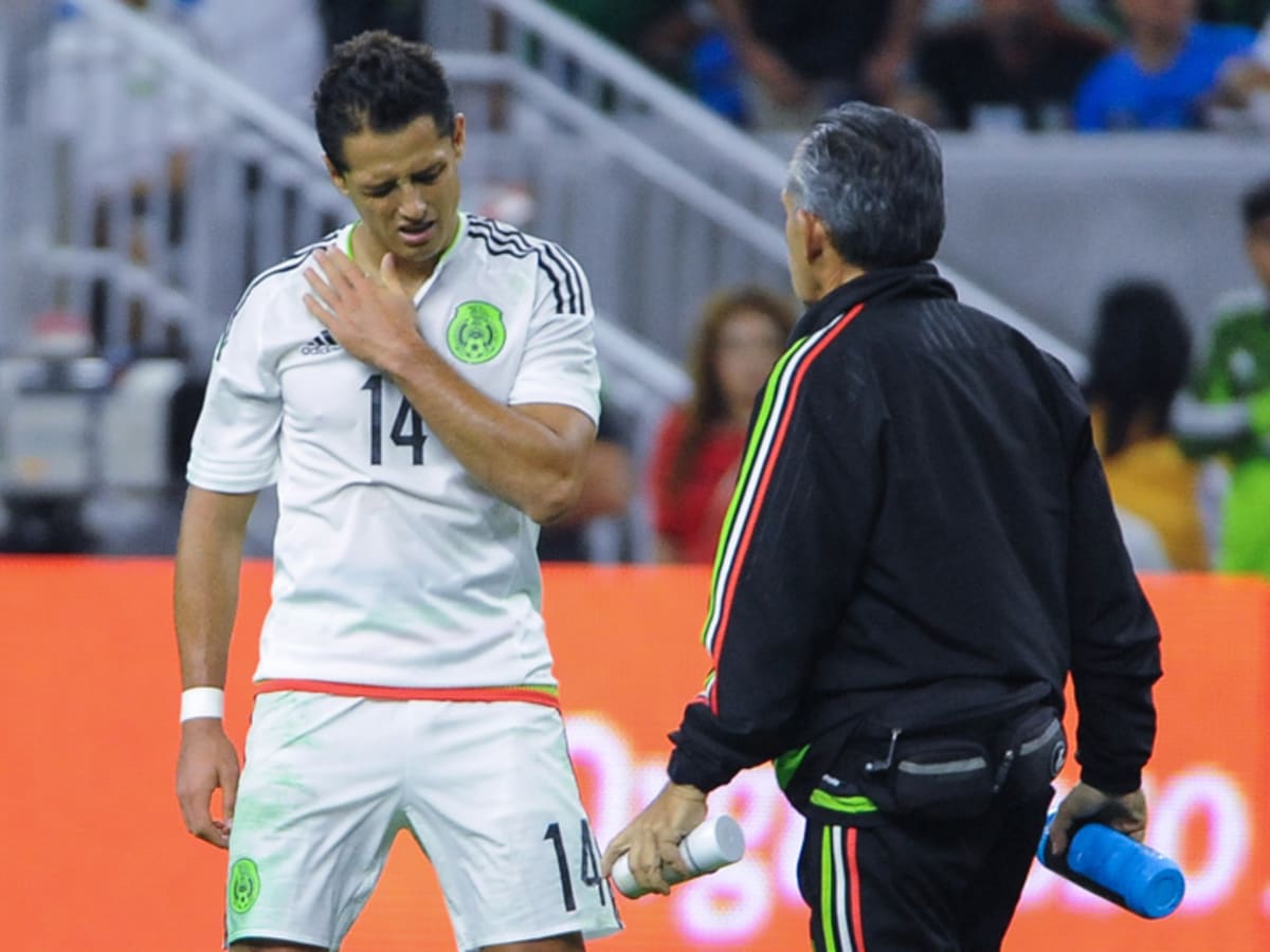 Chicharito Undergoes Season-ending Surgery on His Right Knee - News18