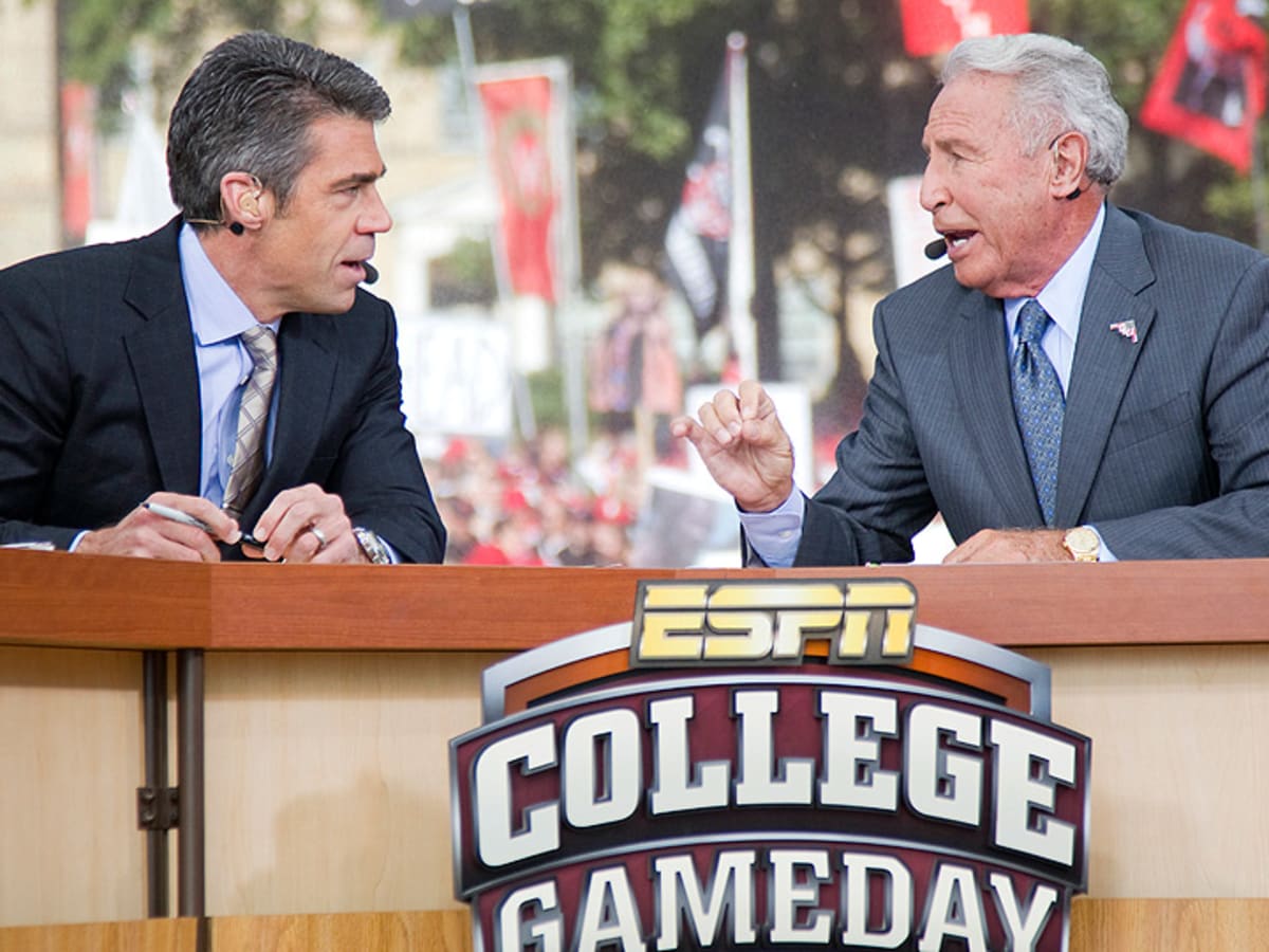 I'm Chris Fowler, college football commentator for ESPN. I'm doing an AMA  in /r/CFB on January 6th at 7 p.m. ET to talk about the CFP National  Championship, airing exclusively on ESPN.