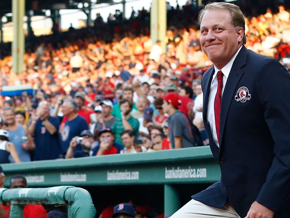 Curt Schilling suspended by ESPN after controversial tweet