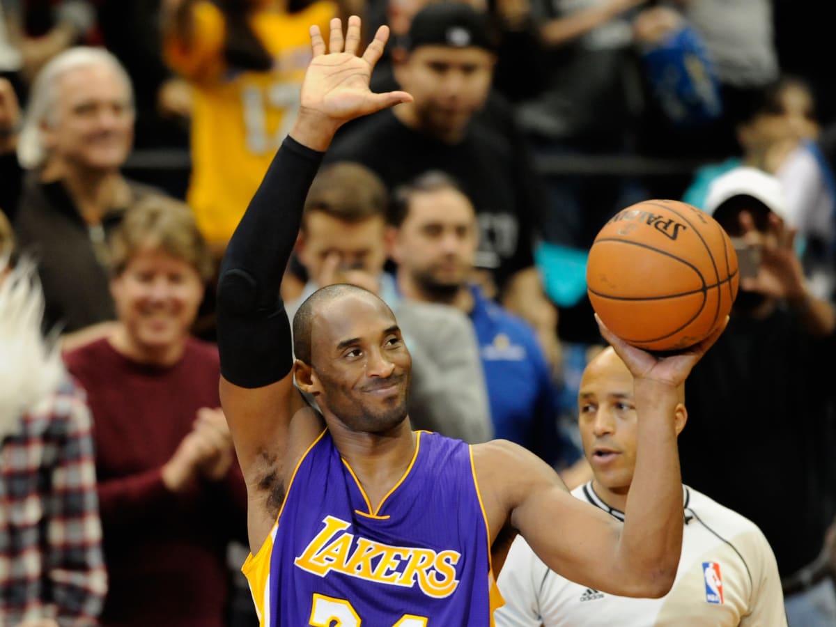 Photo: First-round draft pick Kobe Bryant poses with new LA Lakers