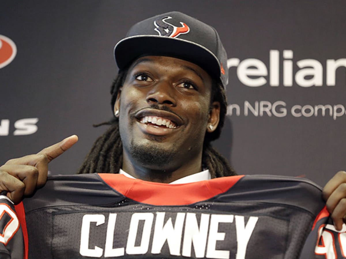 Former Browns Pass Rusher Jadeveon Clowney Joining AFC North Rival - The  Spun: What's Trending In The Sports World Today