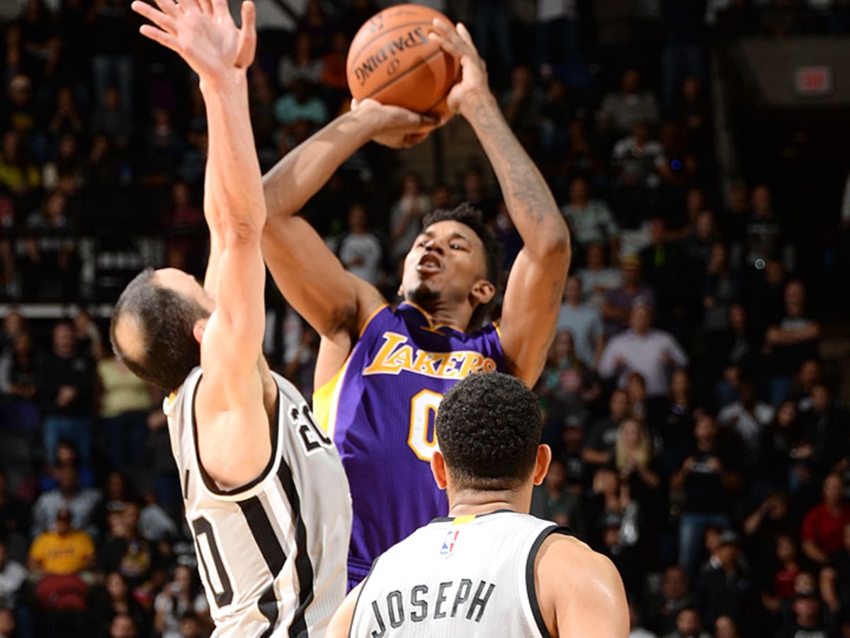 Danny Green hits 3 over Kobe Bryant as Spurs top Lakers
