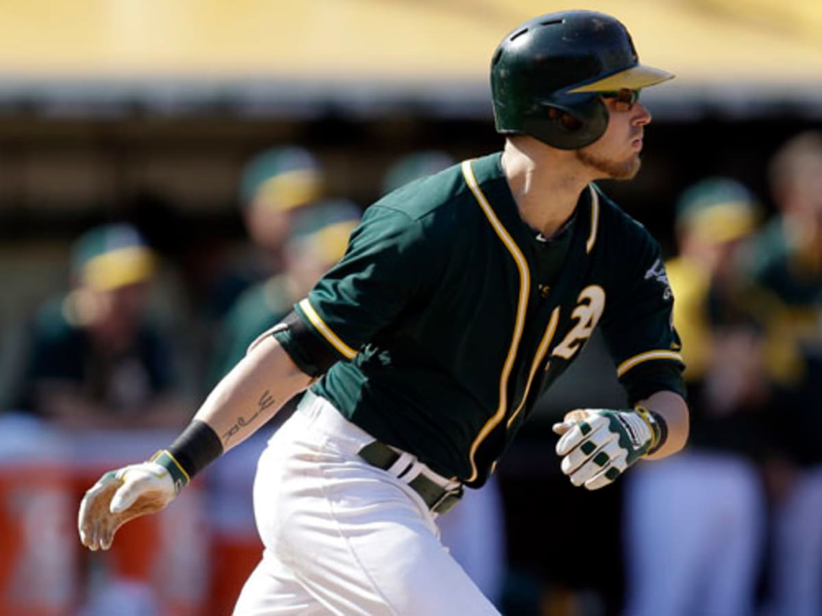 Reddick leaves A's game with strained right knee
