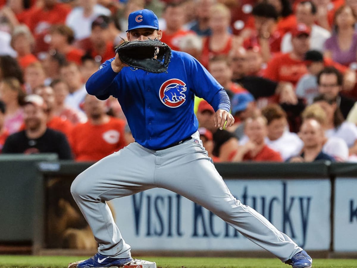 Pitching, Rizzo's catch help Cubs sweep doubleheader