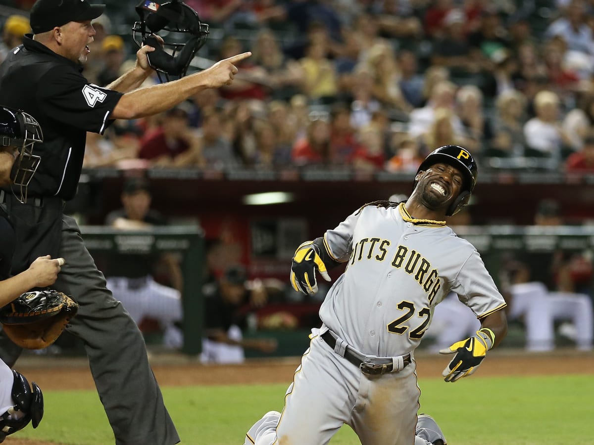 Pirates' Andrew McCutchen has broken rib