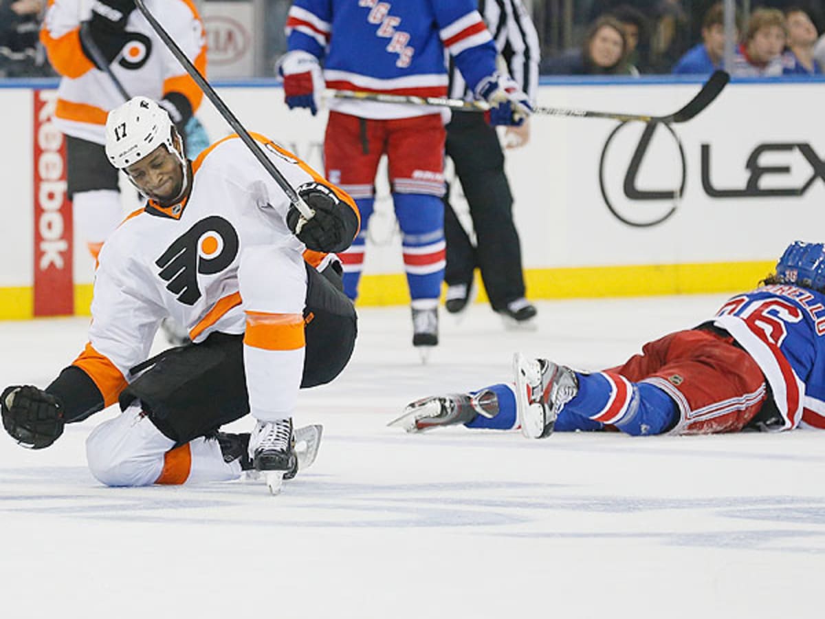 Bounces go right way in Flyers' win over Bruins