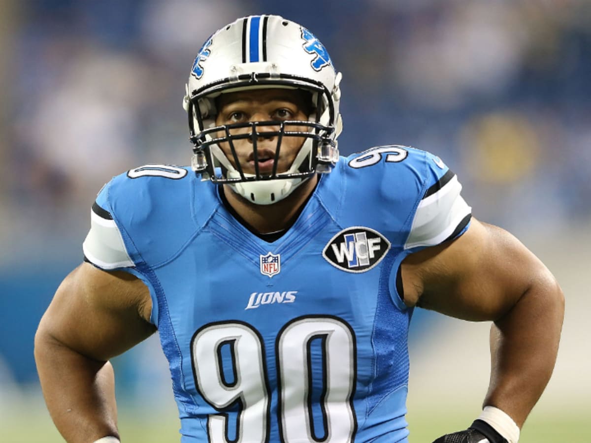 Ndamukong Suh, late-signing defensive linemen and the Chiefs