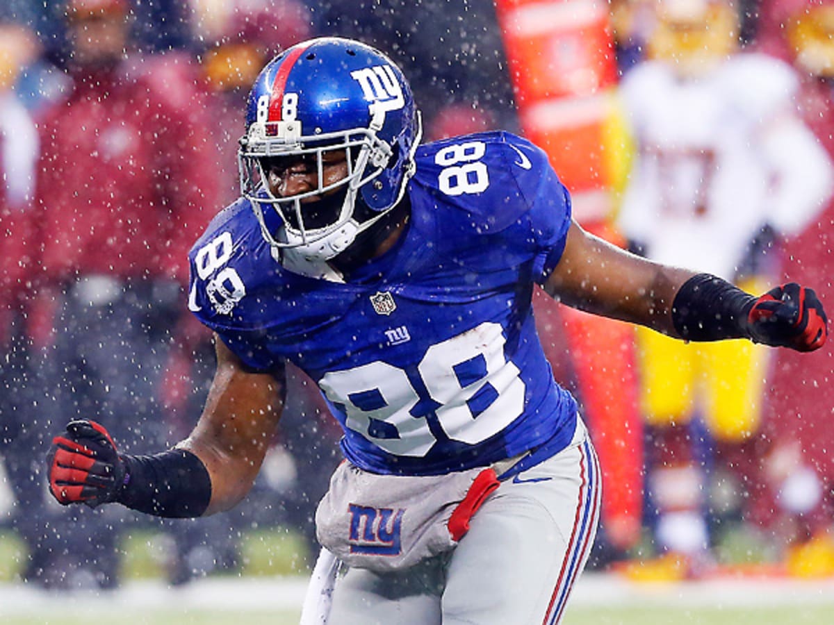 New York Giants wide receiver Hakeem Nicks (88) during player introductions  before first half NFL football action between the New York Giants and  Tennessee Titans at New Meadowlands Stadium in East Rutherford