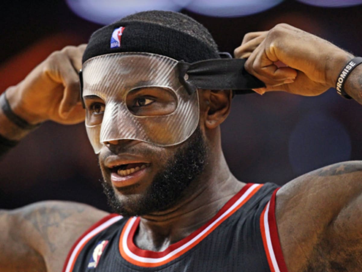 LeBron James switches to clear mask after NBA nixes black version - Sports