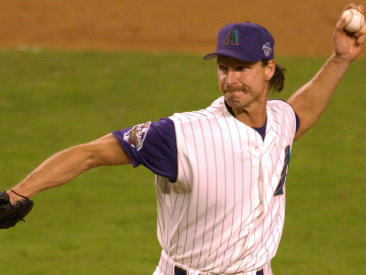 Randy Johnson throws shutout with 11 strikeouts Game 2 of the 2001