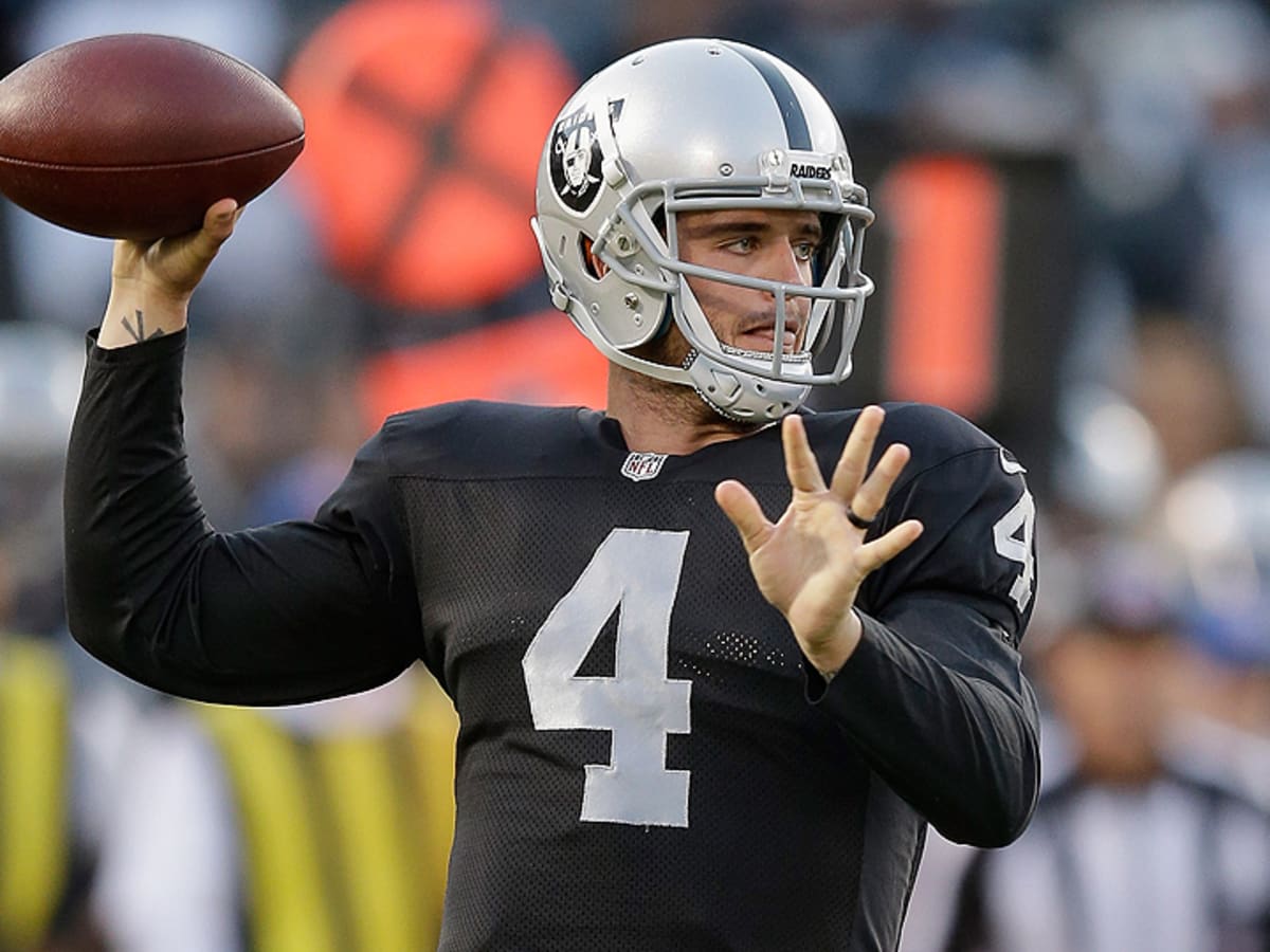 Jets Make Their Opinion On Derek Carr Extremely Clear - The Spun