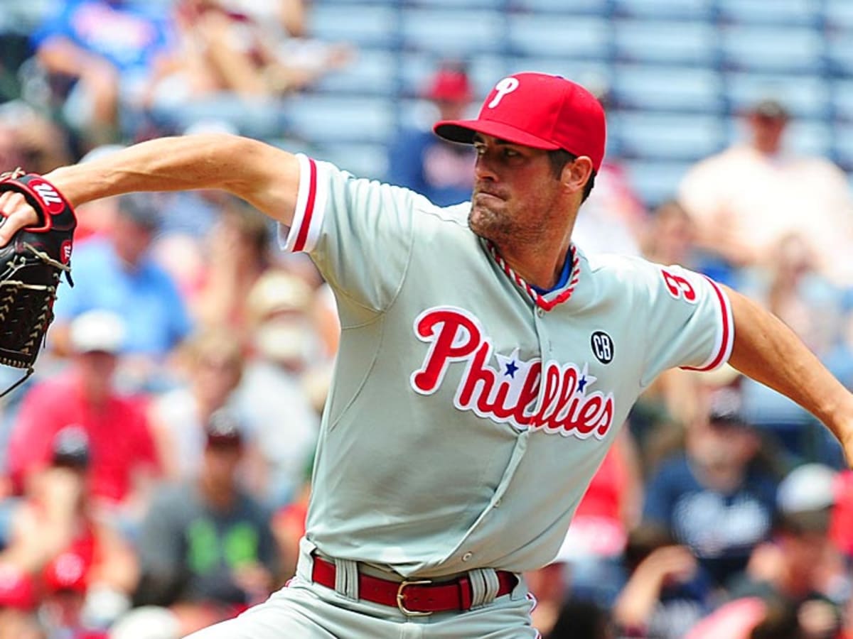 Braves sign Cole Hamels for what he can do on and off mound