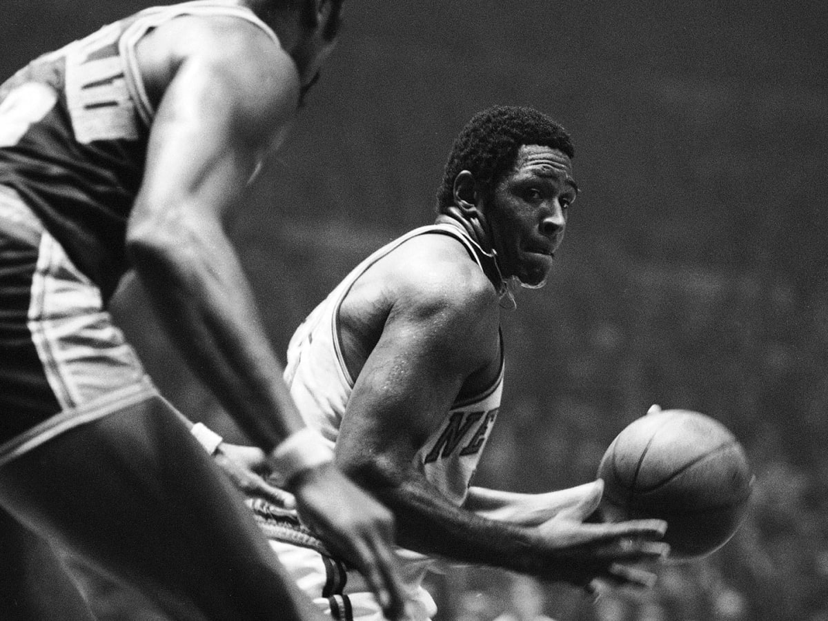 Willis Reed, a leader on Knicks' two title teams whose dramatic appearance  in a Game 7 led the team to victory, dies at 80