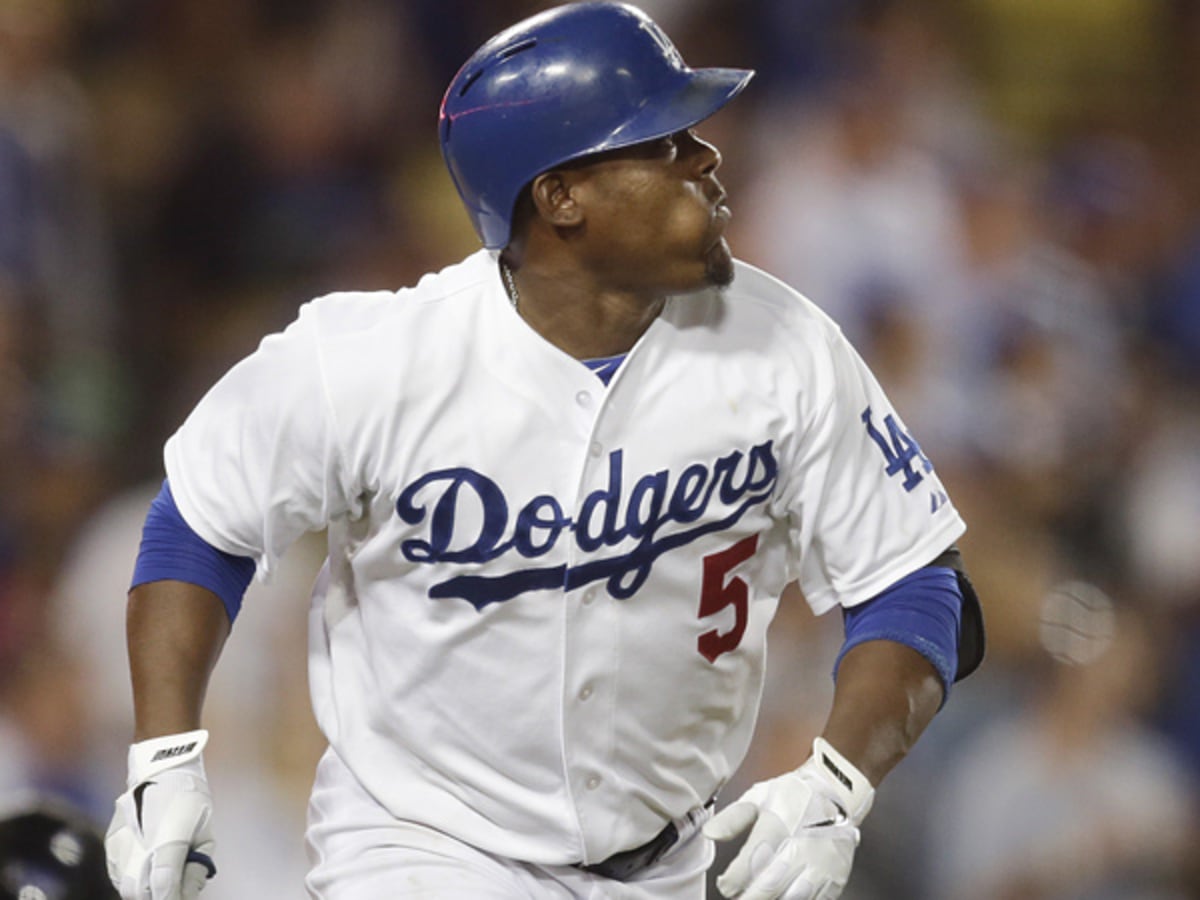 Juan Uribe wore the wrong Dodgers uniform onto the field 