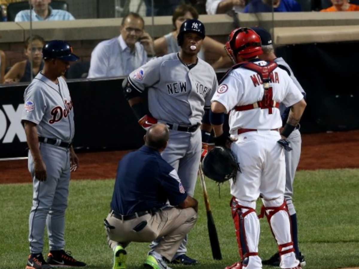 Robinson Cano suffers broken toe after being hit by pitch in MLB