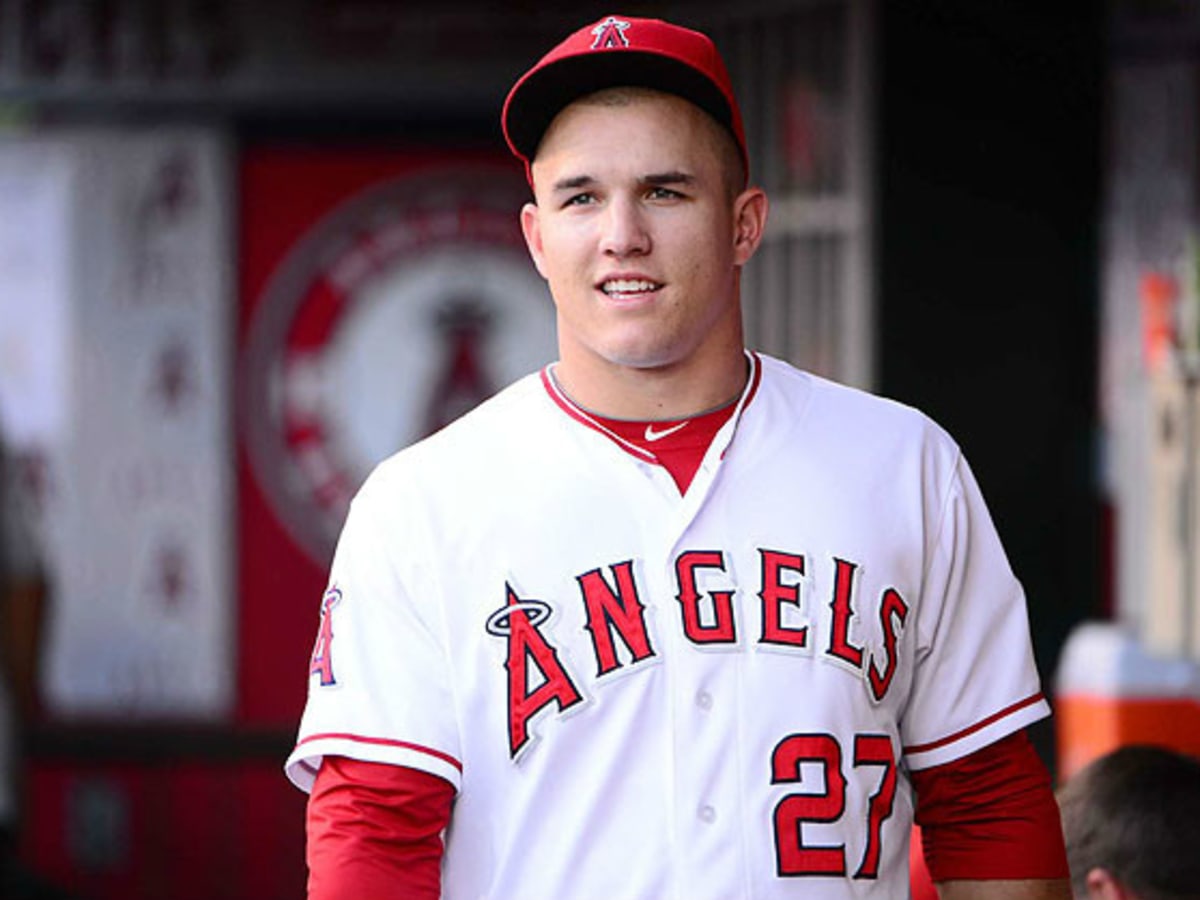 Mike Trout takes high road on salary, position move