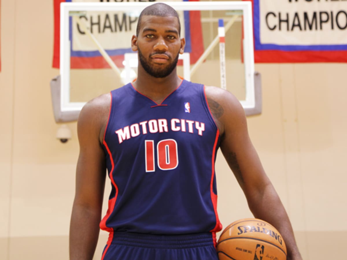 Pistons unveil navy blue 'Motor City' uniforms - Sports Illustrated