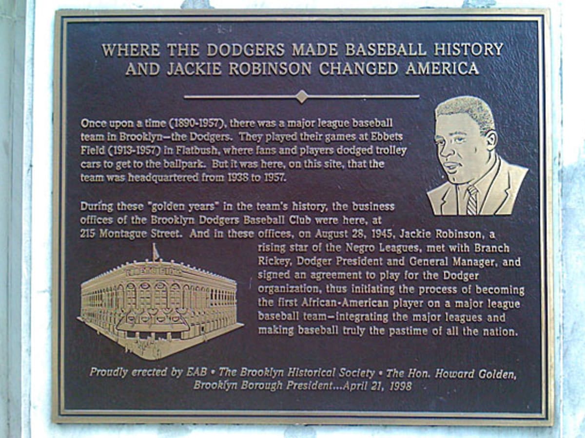 Dodgers news: How Chadwick Boseman prepared to play Jackie Robinson - True  Blue LA