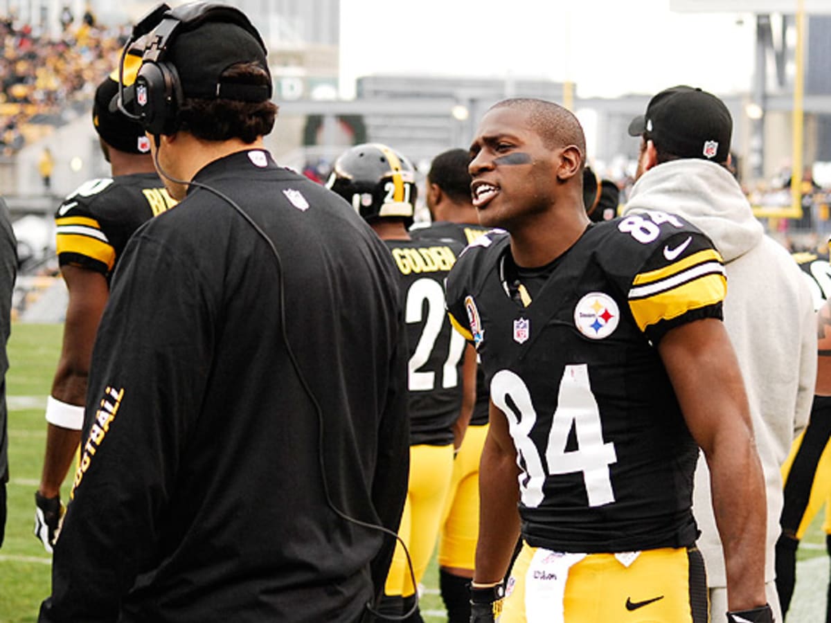 Antonio Brown Says Todd Haley Texted Him About USFL Contract: 'F