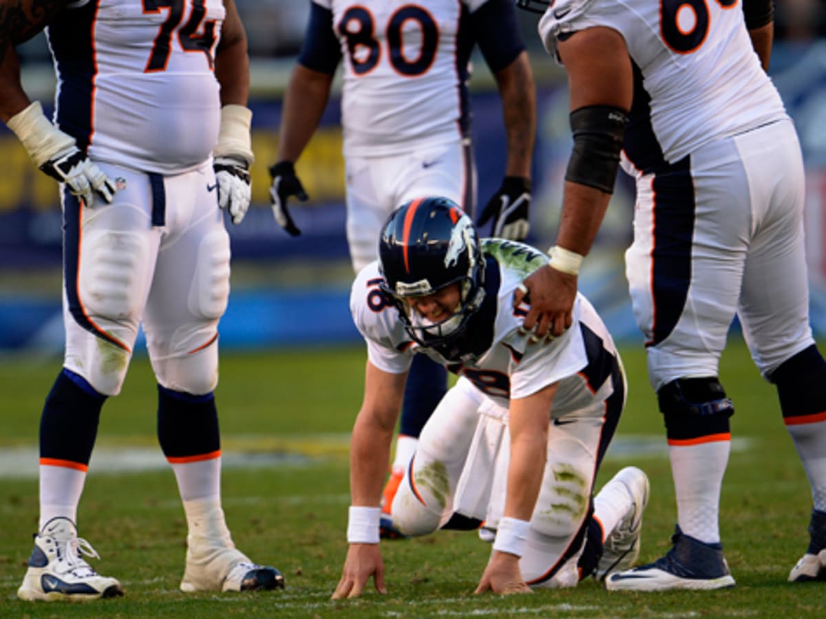 Injured Peyton Manning plans to play again this season, and in