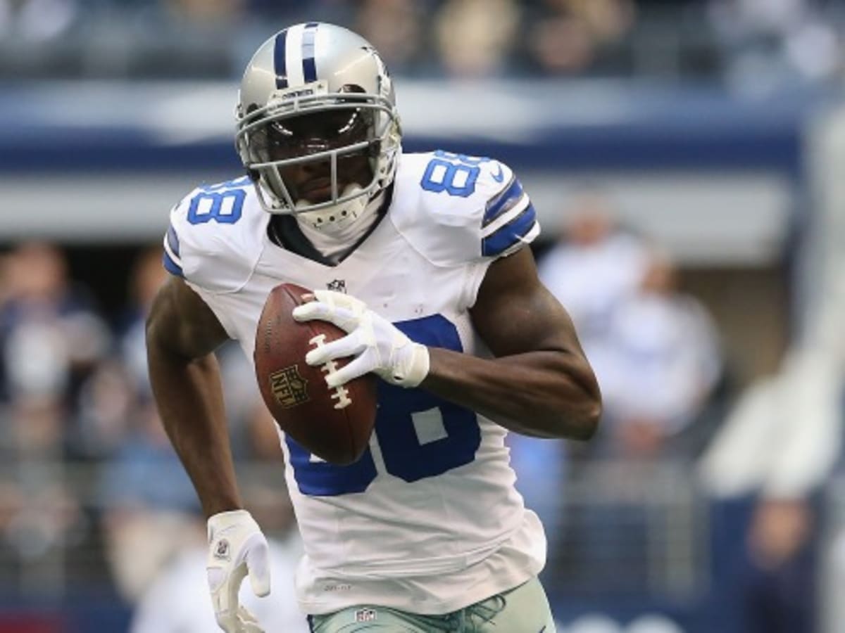 Does Dez Bryant Have the Best Air Jordan Cleats in the NFL?