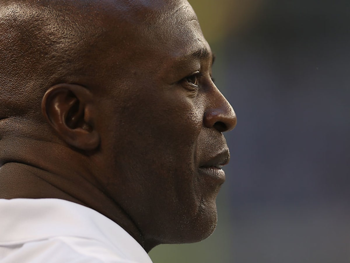 Chicago Bears Fire Lovie Smith - Music City Miracles