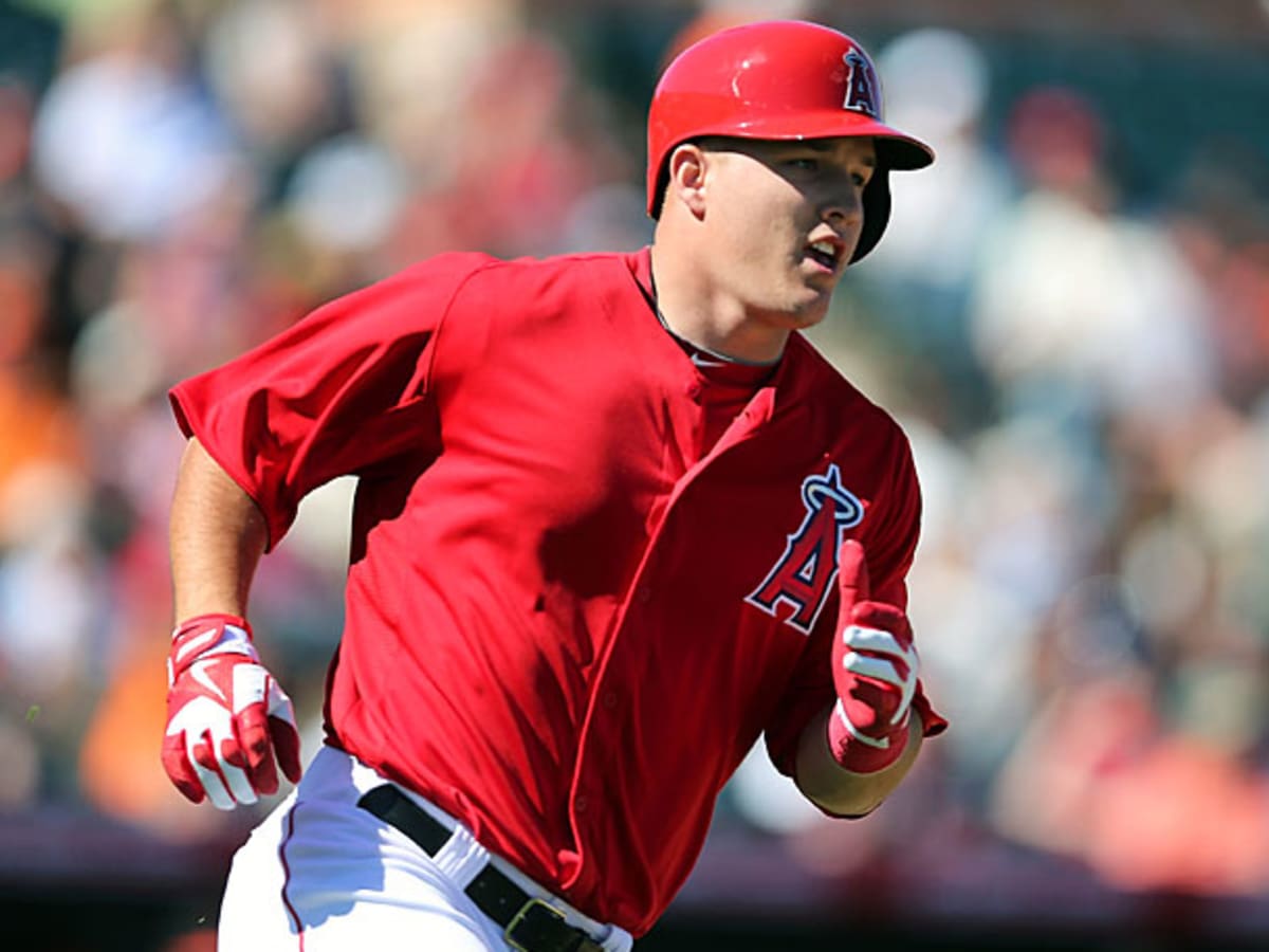 Mike Trout takes high road on salary, position move