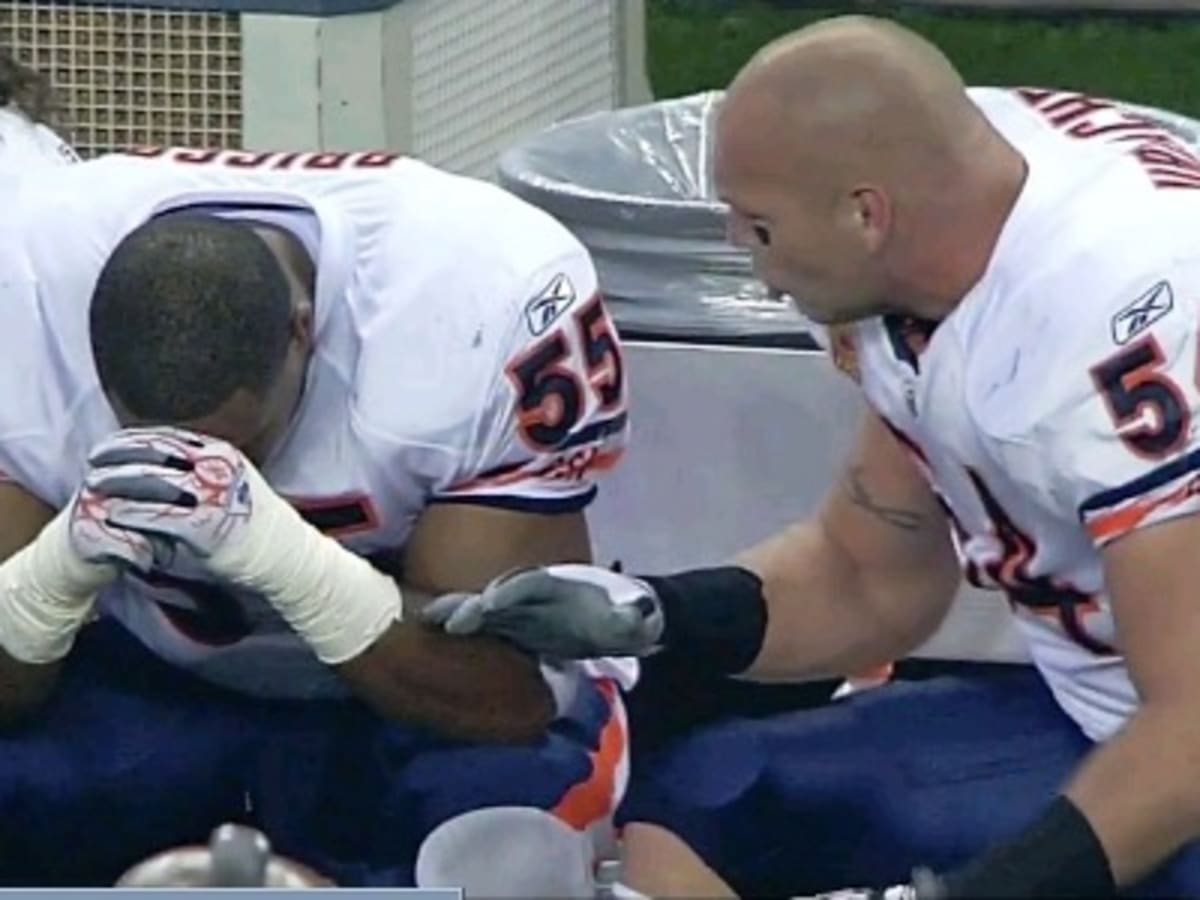 Chicago Bears linebacker Lance Briggs (55) jokes with a teammate during the  Bears training camp practice at Olivet Nazarene University in Bourbonnais,  IL. (Credit Image: © John Rowland/Southcreek Global/ZUMApress.com Stock  Photo 