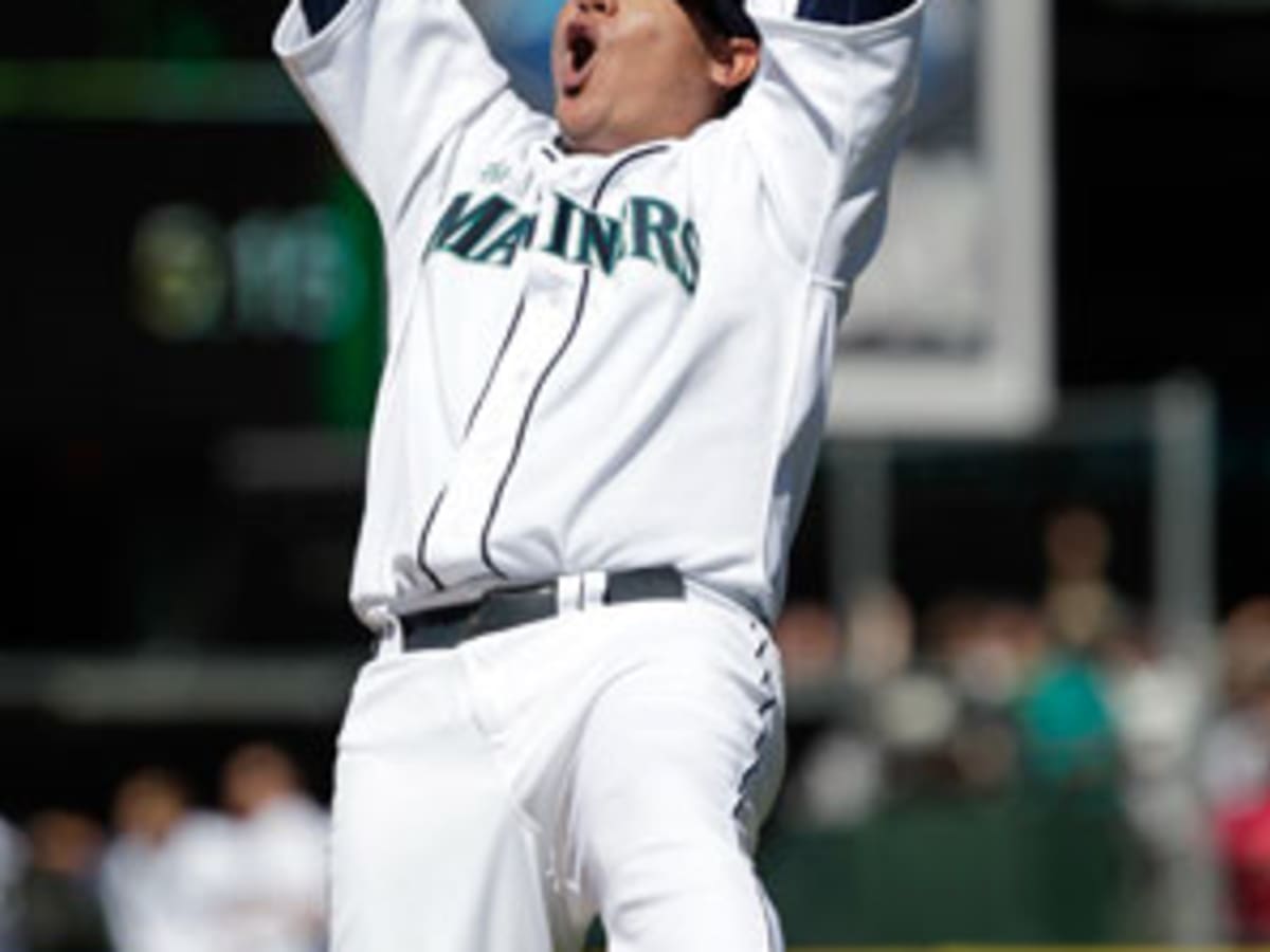 Perfection from a King! Felix Hernandez tosses the first perfect game in  Mariners HISTORY 