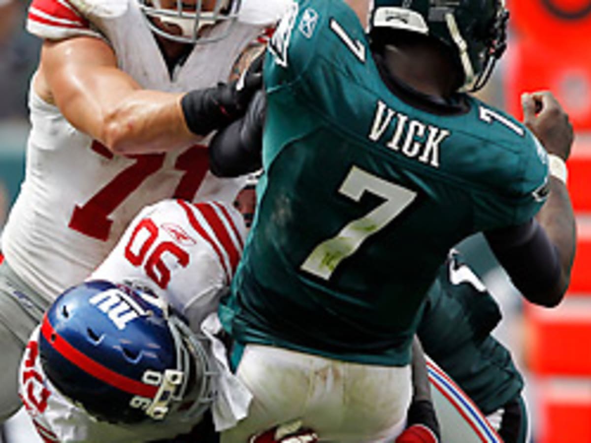 Michael Vick's hand is bruised, not broken; status uncertain for