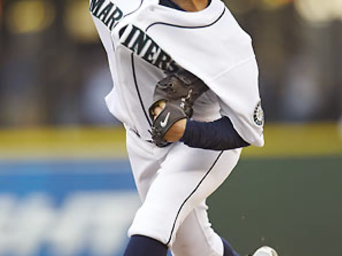 It's a deal: Mariners give Hernandez a King's ransom