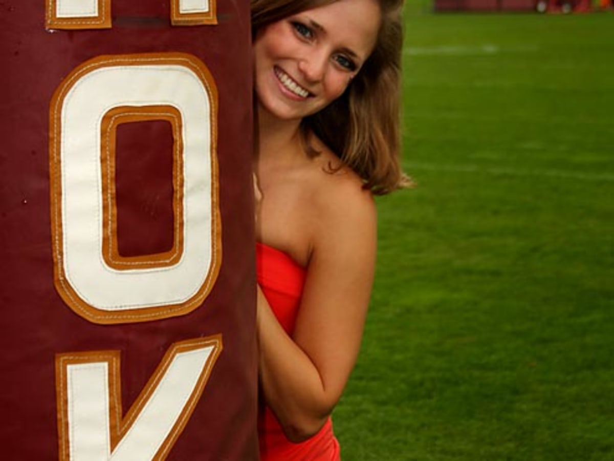 Cheerleader of the Week: Jocelyn - Sports Illustrated